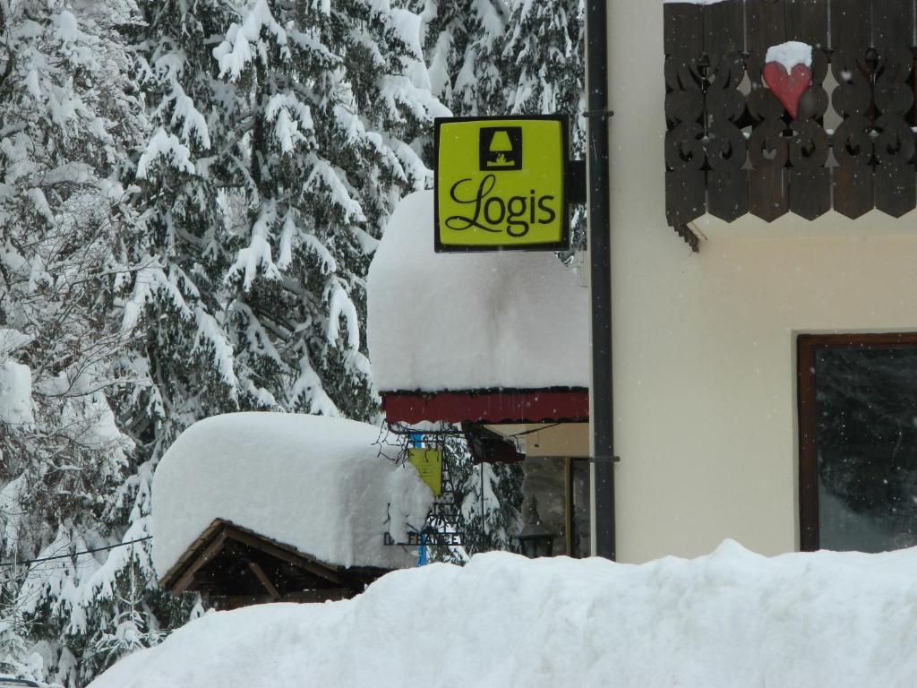 Logis Hotel Les Sapins Montriond Exteriör bild