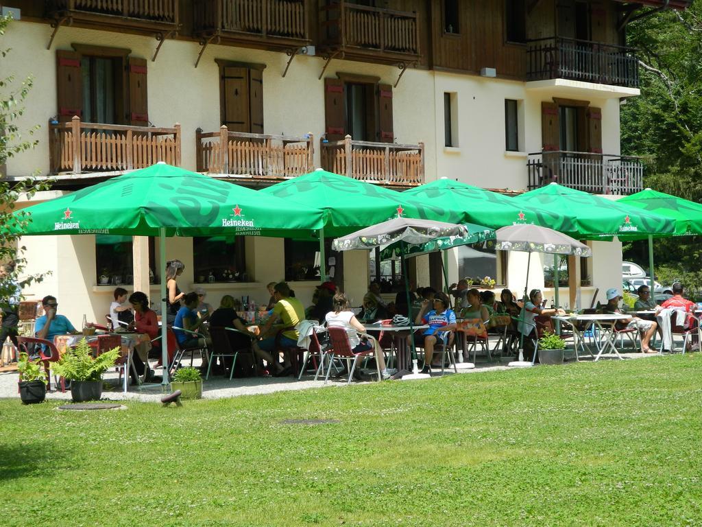 Logis Hotel Les Sapins Montriond Exteriör bild